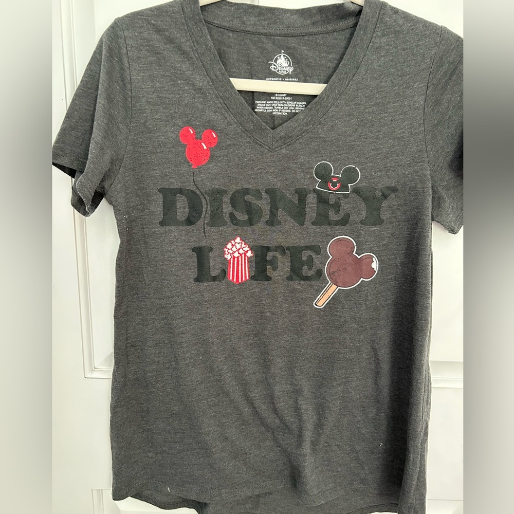 Disney Parks “Disney Life” V neck t shirt small